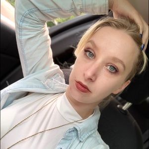 Meet your Posher, Briana